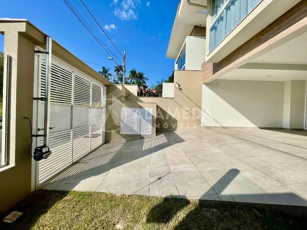 SOBRADO A VENDA NO BAIRRO VELHA CENTRAL. — foto 3