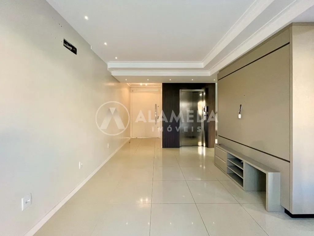 SOBRADO A VENDA NO BAIRRO VELHA CENTRAL. — foto 4