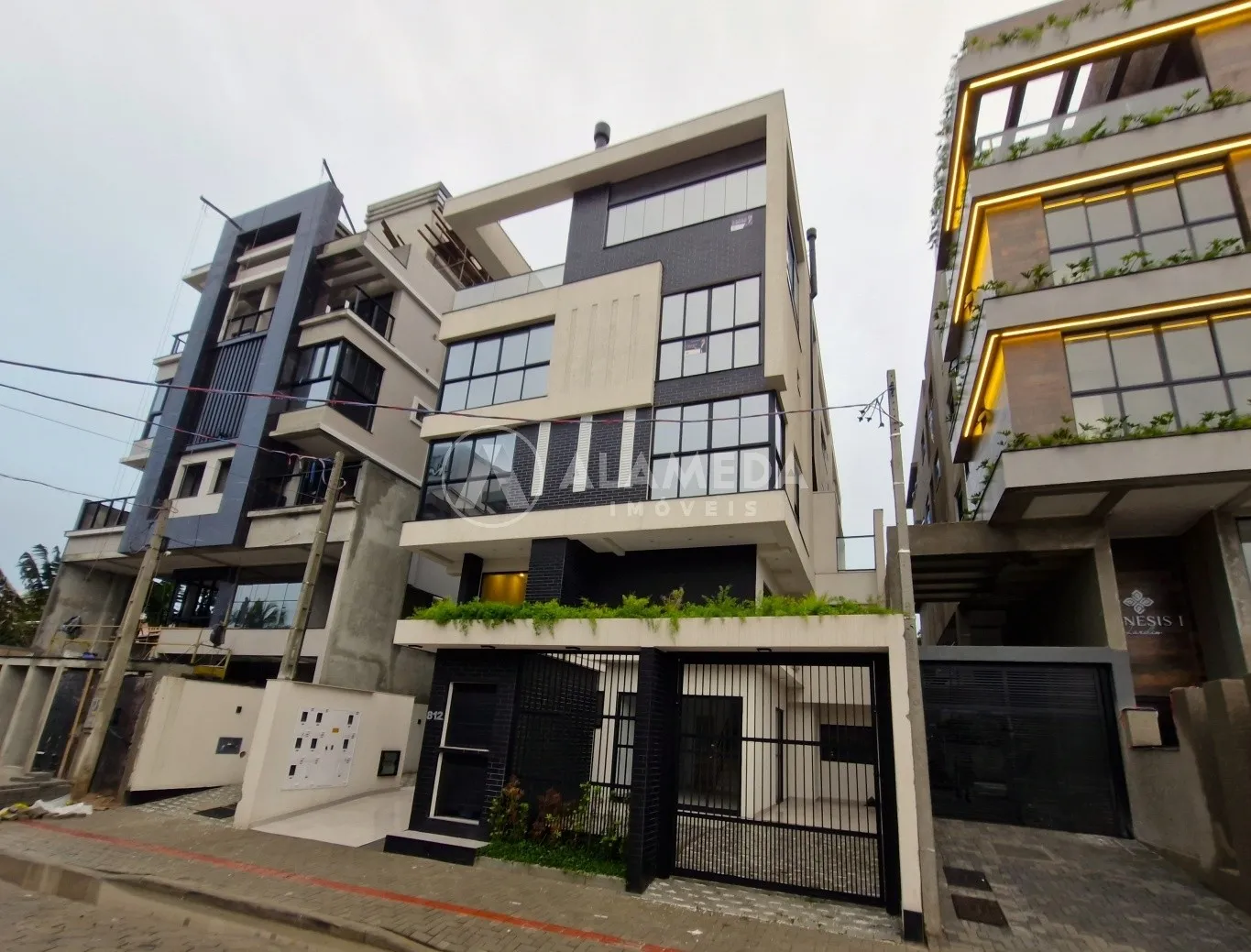 Apartamento Garden com 2 suítes e duas vagas no Constantine Residencial - Praia Canto Grande Mar de Fora/Mariscal, em Bombinhas. Apto térreo duplex com jardim. - foto 1