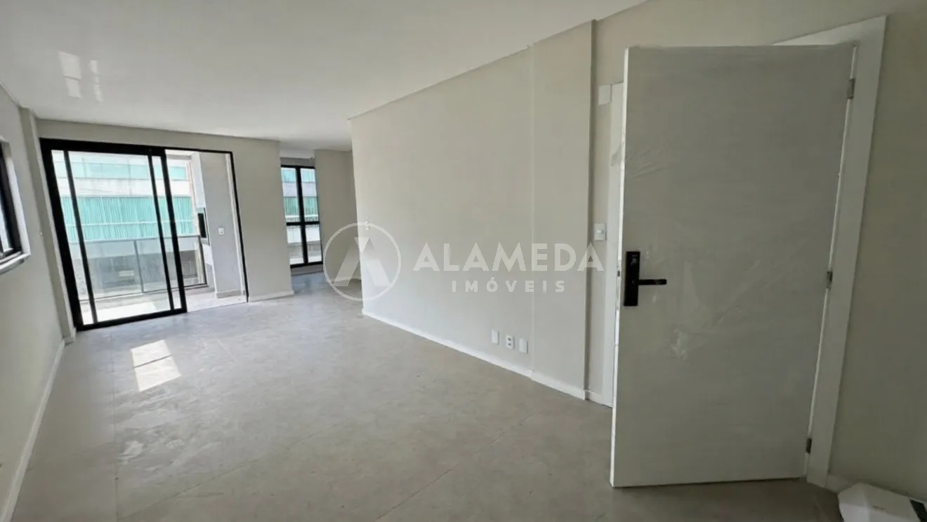 Apto com 3 suítes + lavabo e 2 vagas individuais no Del Mare Residence - Praia do Mariscal / Canto Grande Mar de Fora, em Bombinhas — foto 2