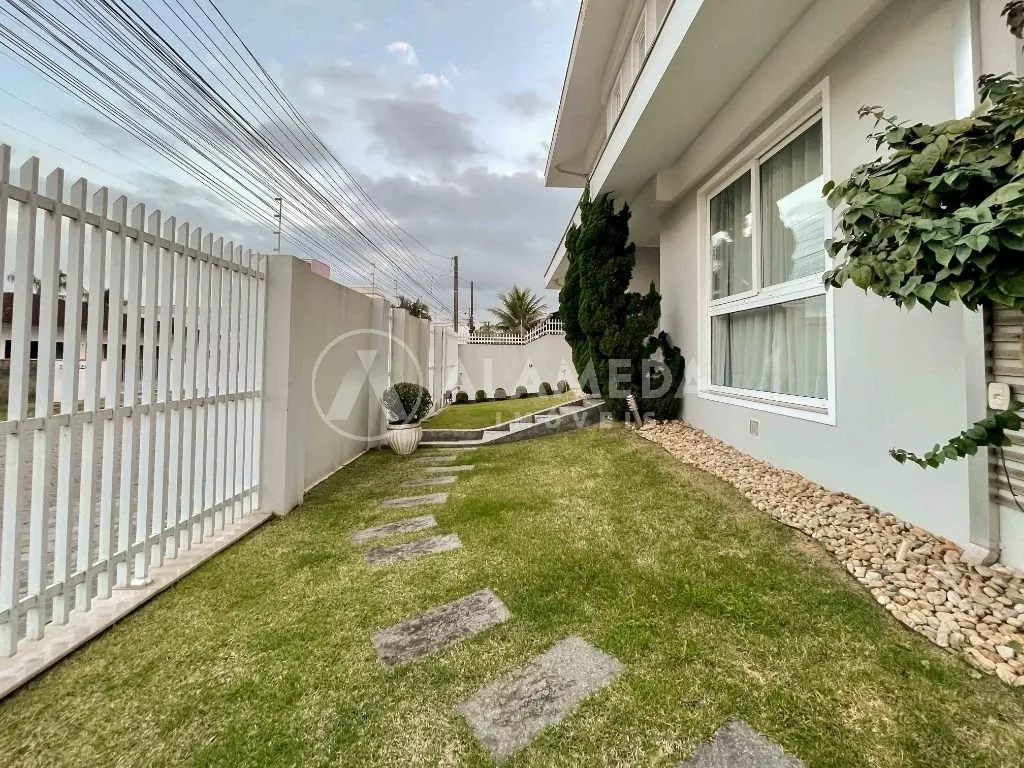 CASA DE ALTO PADRÃO À VENDA EM GASPAR — foto 4