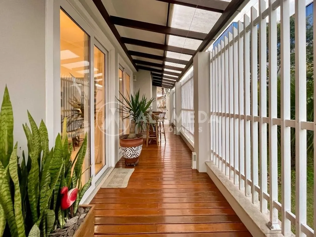 CASA DE ALTO PADRÃO À VENDA EM GASPAR — foto 5