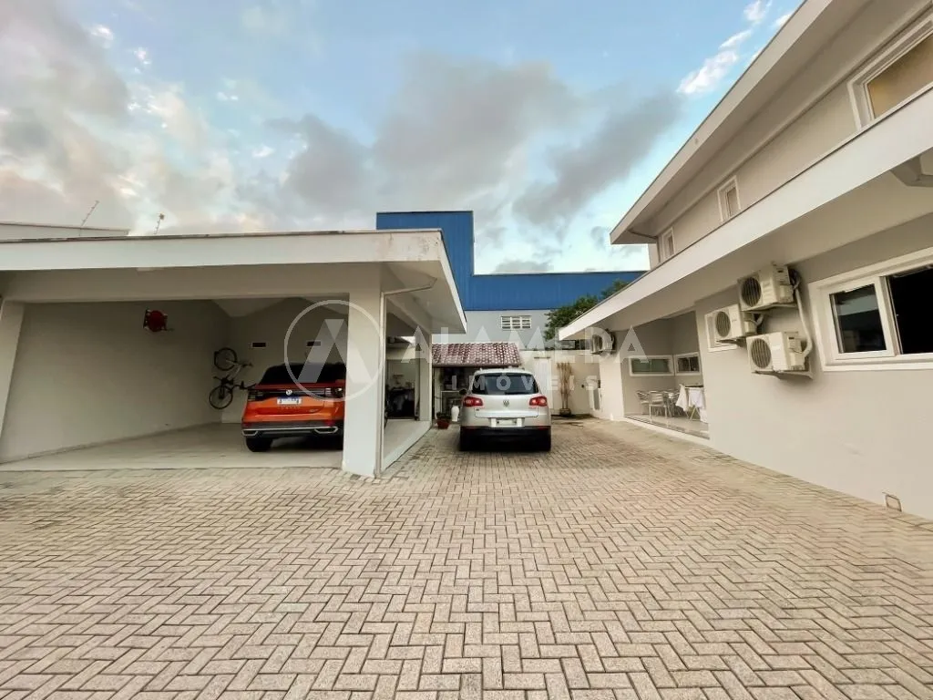 CASA DE ALTO PADRÃO À VENDA EM GASPAR — foto 6