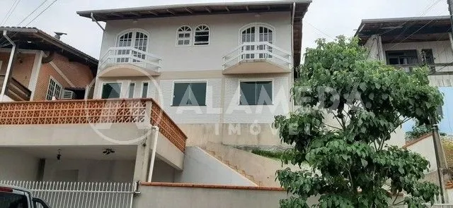 ÓTIMA CASA À VENDA NO BAIRRO ÁGUA VERDE. - foto 1