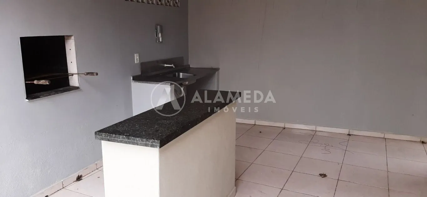 ÓTIMA CASA À VENDA NO BAIRRO ÁGUA VERDE. — foto 3