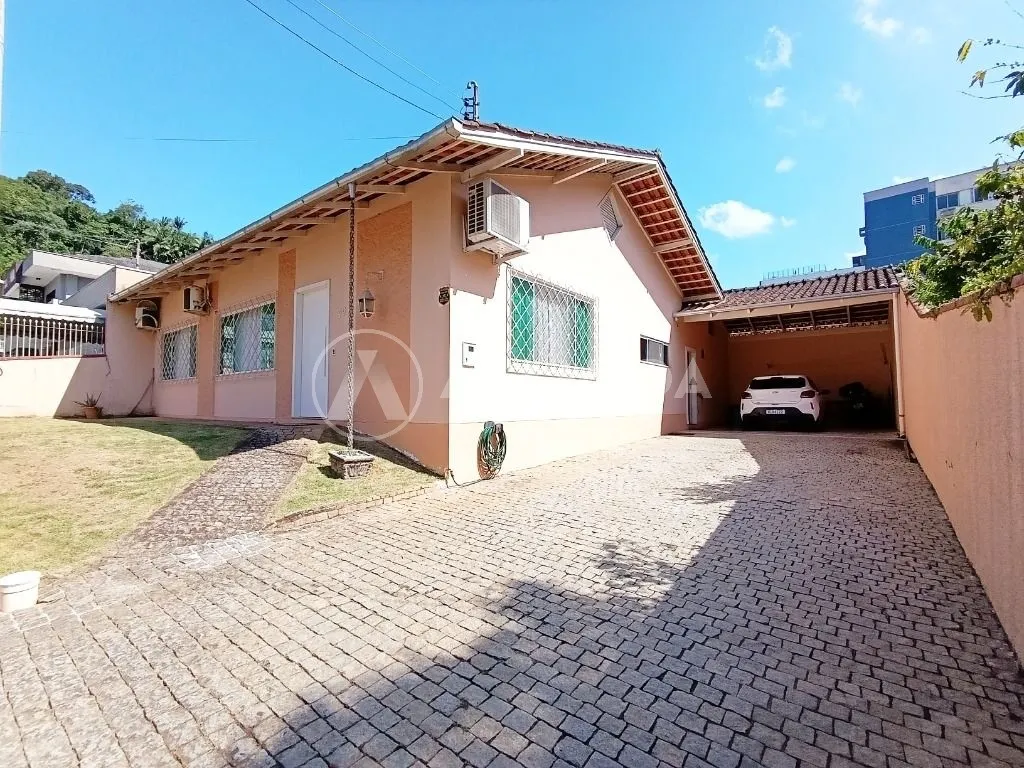 CASA À VENDA NO BAIRRO VELHA. — foto 2