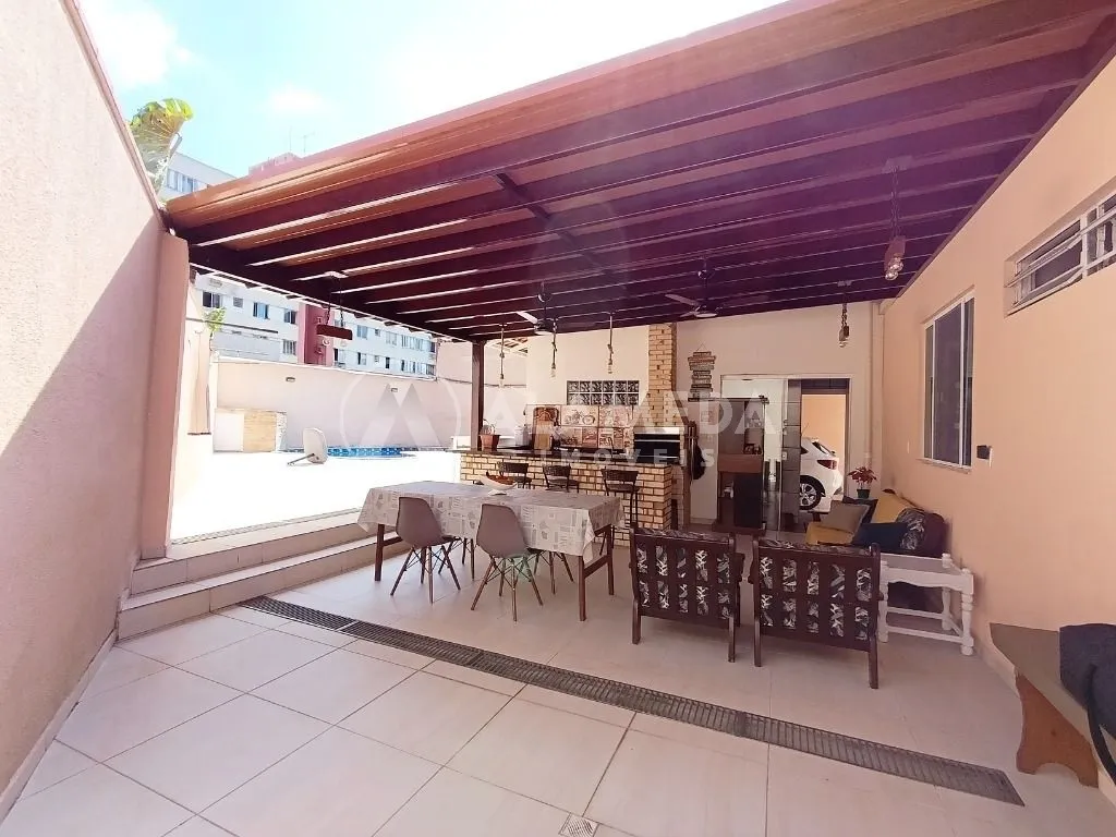 CASA À VENDA NO BAIRRO VELHA. — foto 3