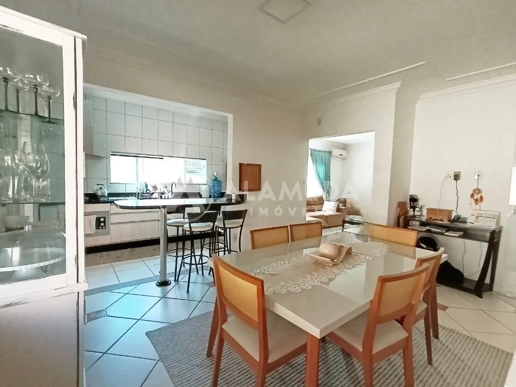 CASA À VENDA NO BAIRRO VELHA. — foto 7