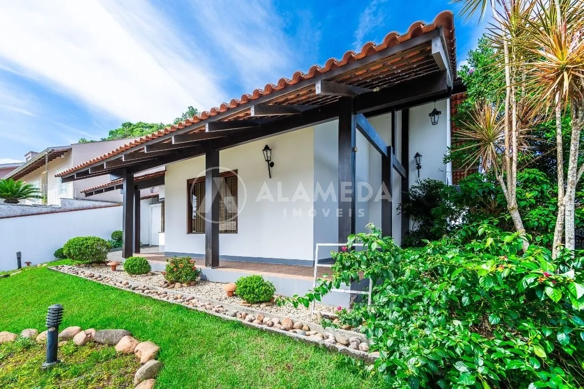 CASA À VENDA NO BAIRRO VELHA. — foto 4