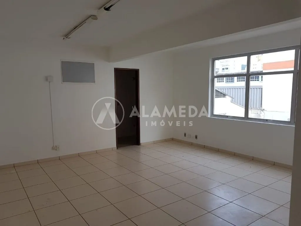 SALA COMERCIAL À VENDA NO BAIRRO CENTRO. — foto 2