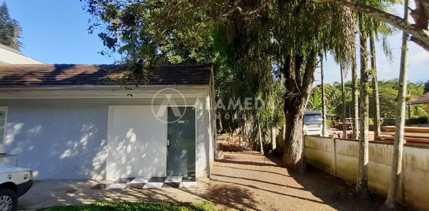 TERRENO COM CASA À VENDA EM ÓTIMA LOCALIZAÇÃO. — foto 4