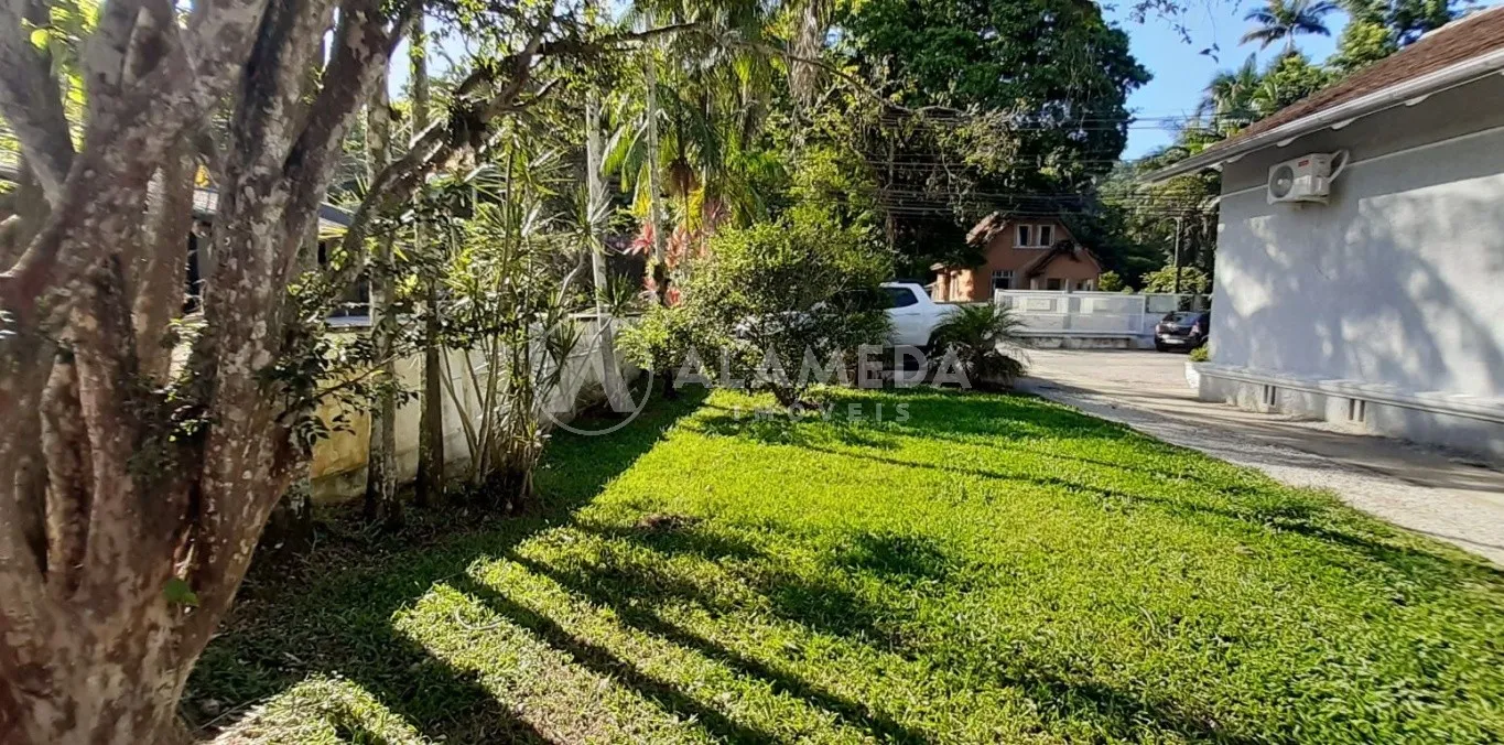 TERRENO COM CASA À VENDA EM ÓTIMA LOCALIZAÇÃO. — foto 5