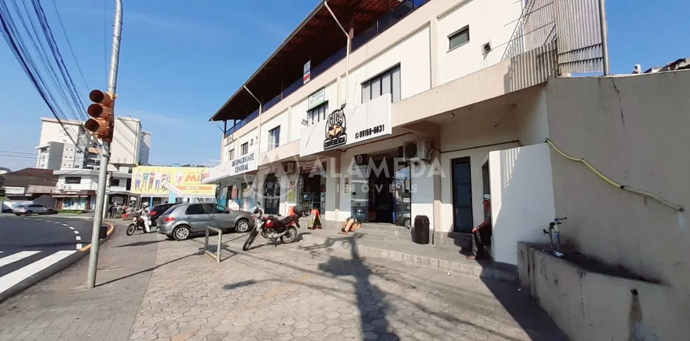 PRÉDIO COMERCIAL À VENDA NO BAIRRO VELHA. — foto 2