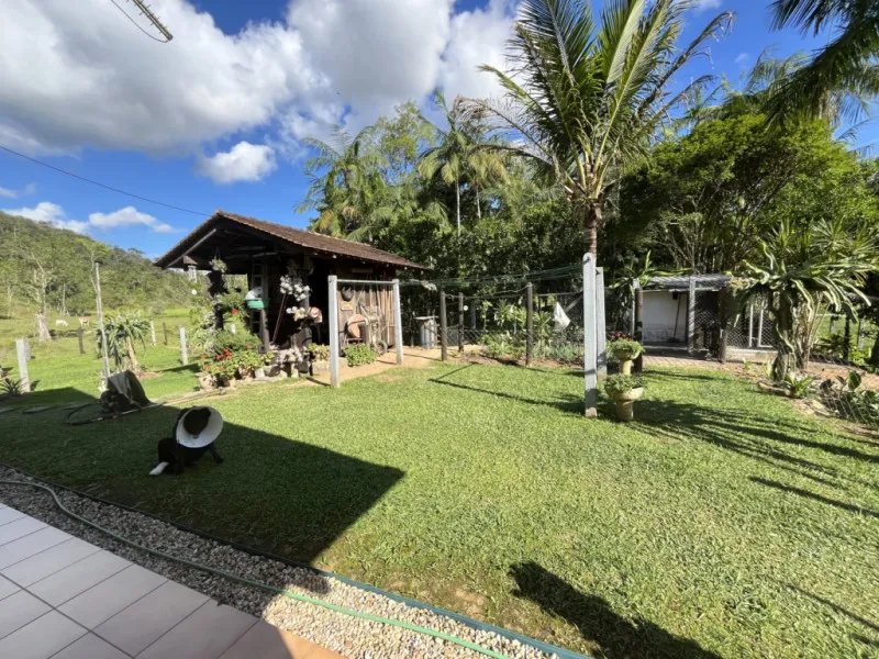 Sítio com 9.517,00m de área, com casa de alvenaria, no bairro Fidélis em Blumenau! — foto 4