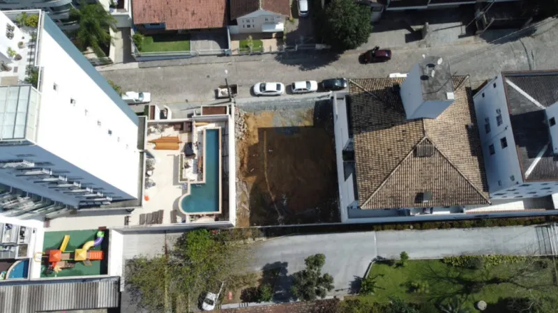 Terreno na Vila Nova, livre de enchentes, medindo 300 m, sendo 15 metros de Frente e 20 metros de profundidade (Ref: 9751) — foto 3