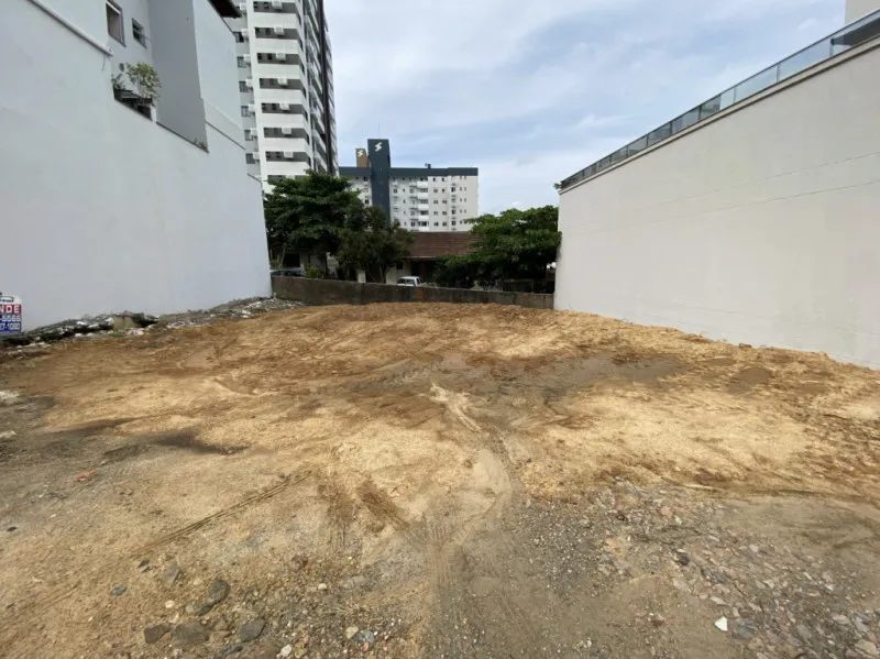 Terreno na Vila Nova, livre de enchentes, medindo 300 m, sendo 15 metros de Frente e 20 metros de profundidade (Ref: 9751) — foto 4