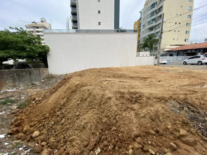 Terreno na Vila Nova, livre de enchentes, medindo 300 m, sendo 15 metros de Frente e 20 metros de profundidade (Ref: 9751) — foto 5