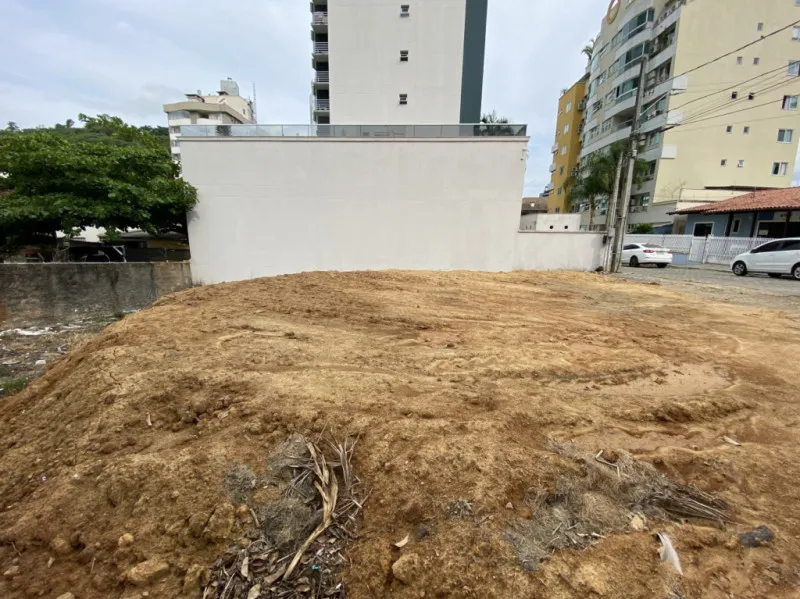 Terreno na Vila Nova, livre de enchentes, medindo 300 m, sendo 15 metros de Frente e 20 metros de profundidade (Ref: 9751) — foto 6