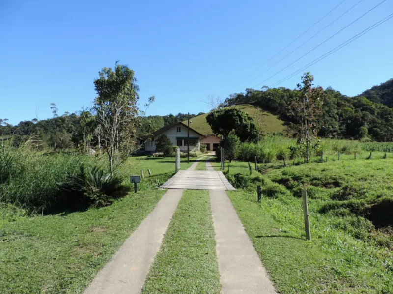 Belíssimo Sítio em Pomerode, Vale do Selke com área de 93.685 metros quadrados, com casa de alvenaria e rancho, 2 lagoas, área de pastagem . - foto 1