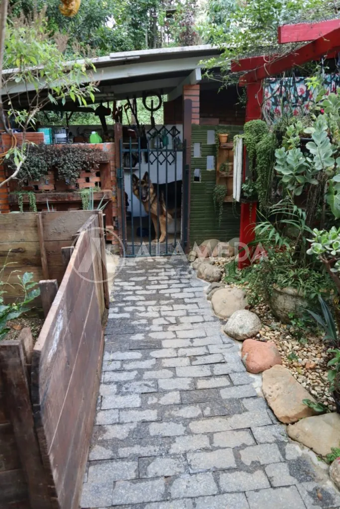 Casa em estilo enxaimel com dois lotes de terreno. — foto 3