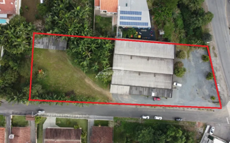 Terreno Plano, Escriturado no Bairro Escola Agrícola, com área total de 4075m2, sendo 39m x 105m em rua calçada. - foto 1