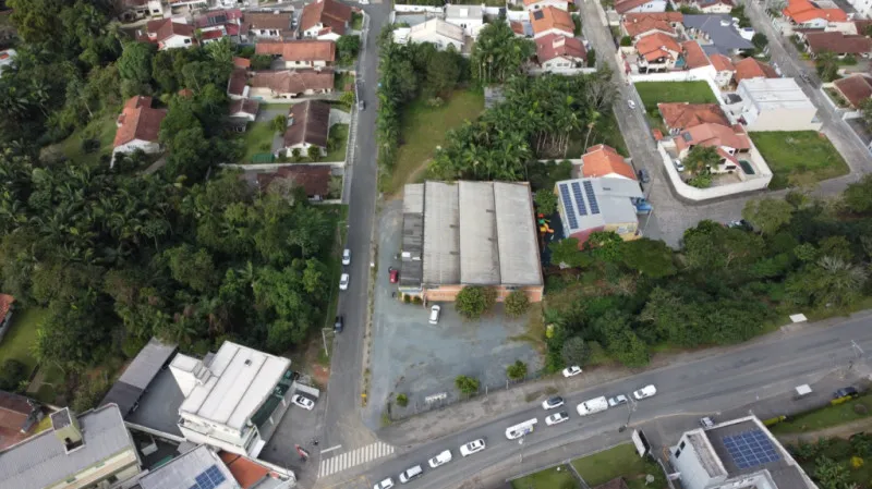 Terreno Plano, Escriturado no Bairro Escola Agrícola, com área total de 4075m2, sendo 39m x 105m em rua calçada. — foto 5