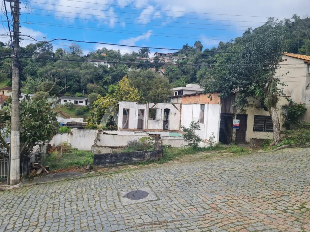 Terreno em Zona Residencial, localizado no centro da cidade. Terreno ZR1 com 17,00 metros de frente e 22,86 metros de lateral. Área total 388,77 m - foto 1