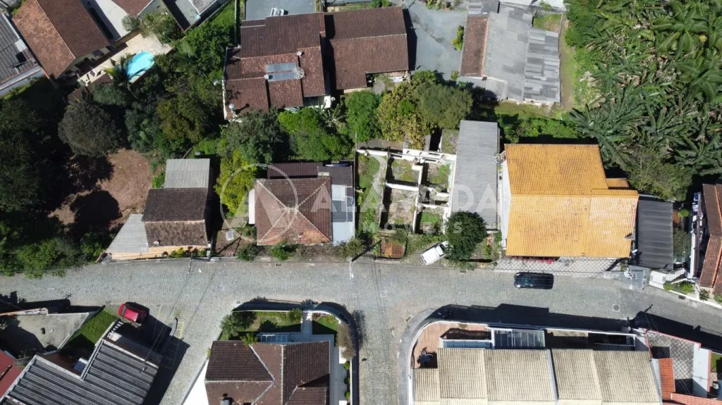 Terreno em Zona Residencial, localizado no centro da cidade. Terreno ZR1 com 17,00 metros de frente e 22,86 metros de lateral. Área total 388,77 m — foto 4