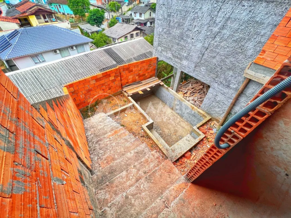 Sobrado Alto Padrão ideal para quem busca espaço, conforto e qualidade para sua família no bairro Água Verde. — foto 3