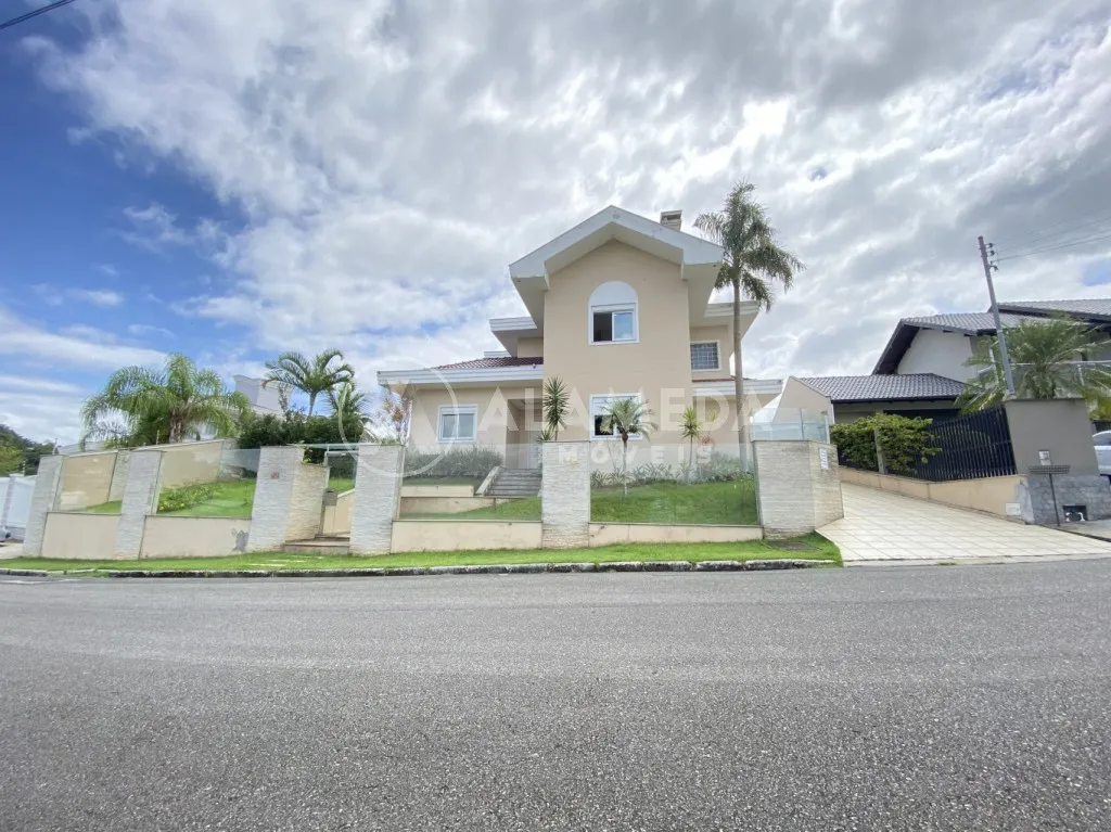 Linda casa no bairro Itoupava Norte em Blumenau! — foto 2