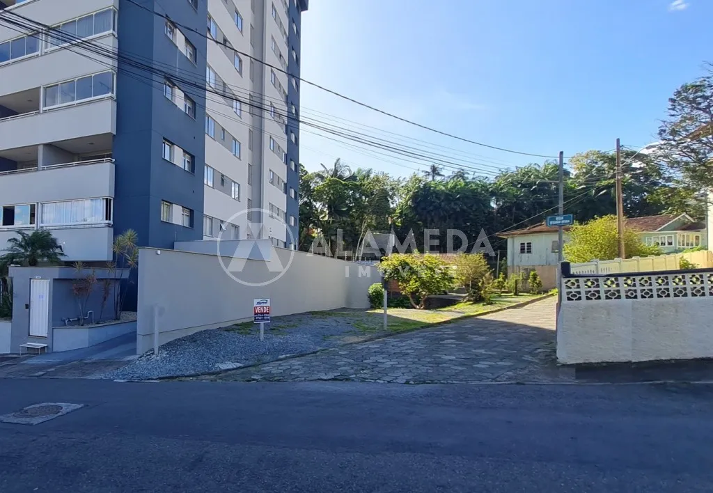 Terreno plano com 1.360,00 m, ZR1 e em ótima localização, no bairro Itoupava Norte, em Blumenau! - foto 1
