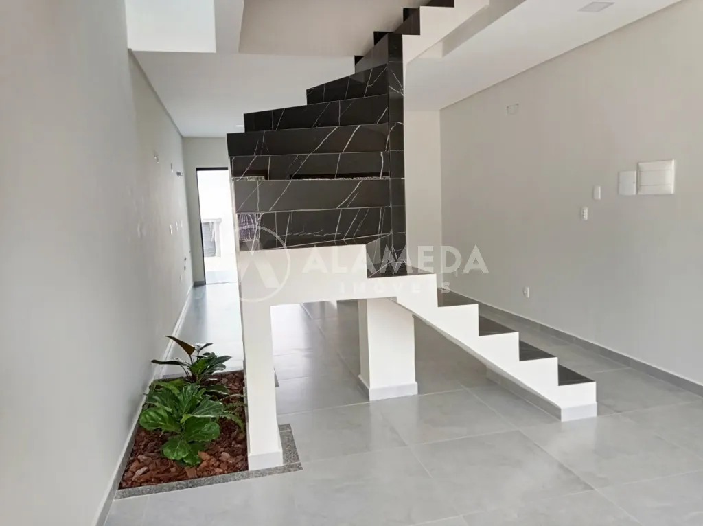 Excelente Sobrado à Venda com 116m, tendo 1 suíte mais 2 demi-suítes e espaço nos fundos, no bairro Escola Agrícola em Blumenau! — foto 5