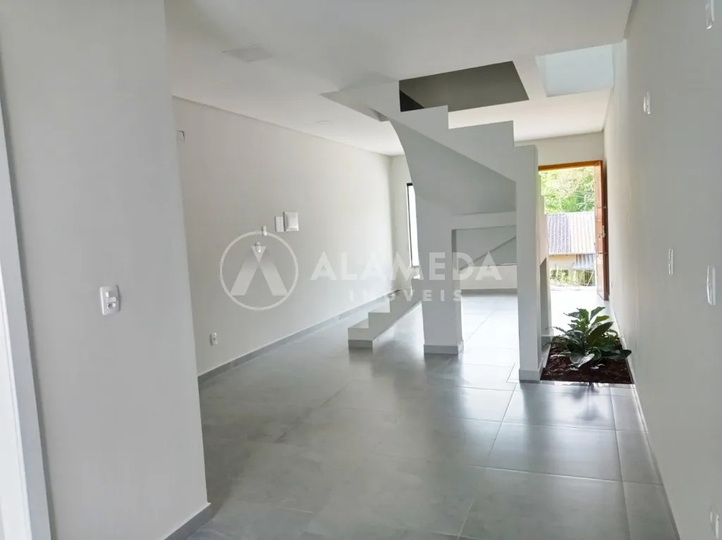 Excelente Sobrado à Venda com 116m, tendo 1 suíte mais 2 demi-suítes e espaço nos fundos, no bairro Escola Agrícola em Blumenau! — foto 7