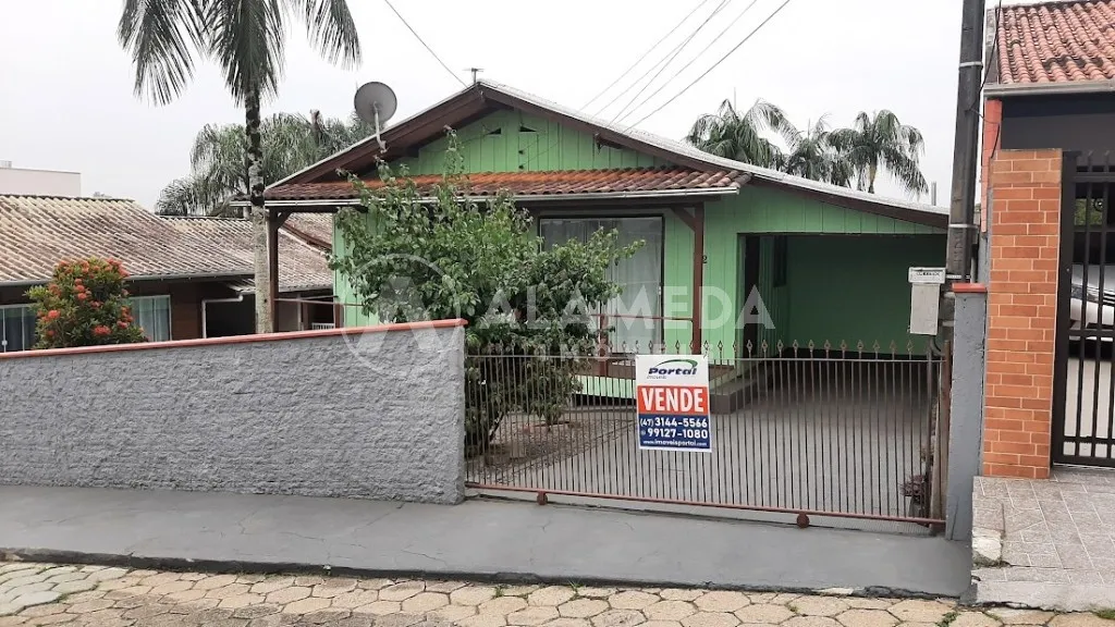 Casa mista com 3 dormitórios e amplo espaço com árvores frutíferas no bairro Salto Weissbach em Blumenau! — foto 2
