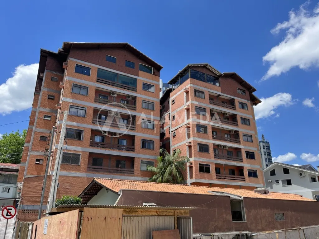 Apartamento com 3 dormitórios sendo 1 suíte, sacada e 3 vagas de garagem, no bairro Vila Nova em Blumenau! — foto 2