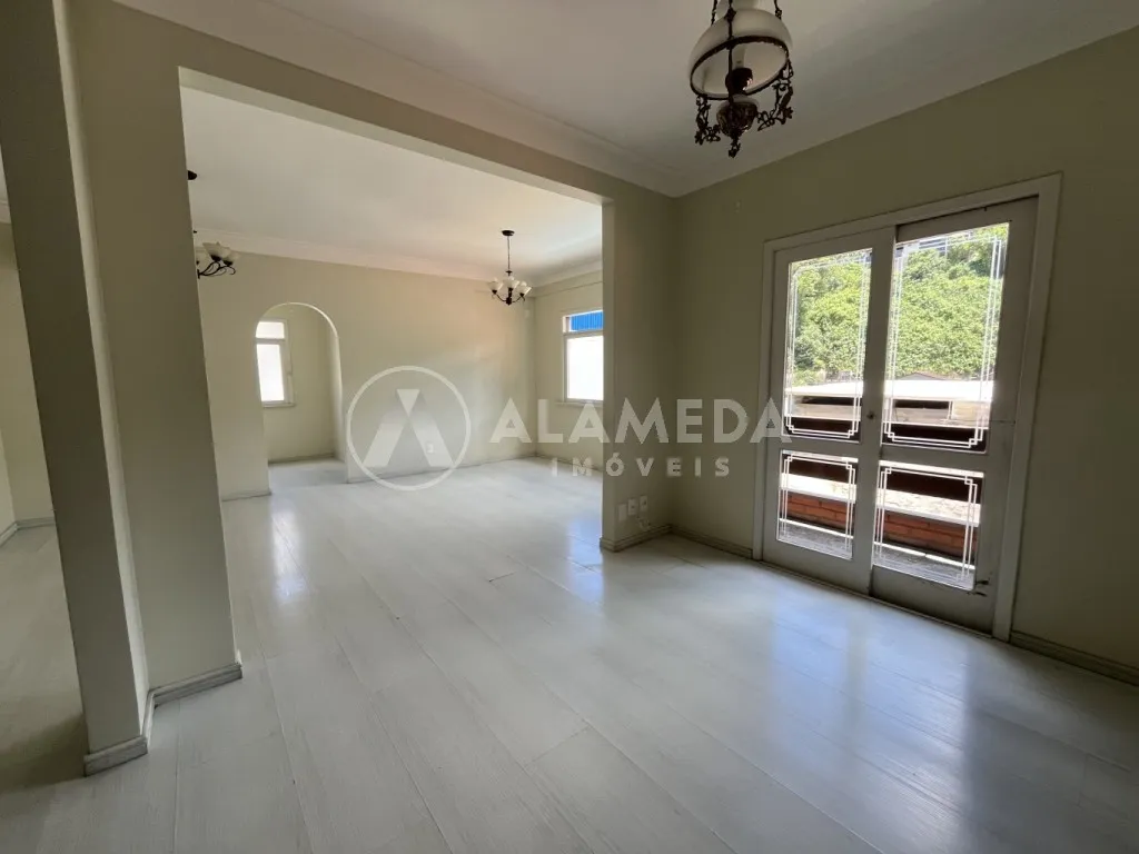 Apartamento com 3 dormitórios sendo 1 suíte, sacada e 3 vagas de garagem, no bairro Vila Nova em Blumenau! — foto 4