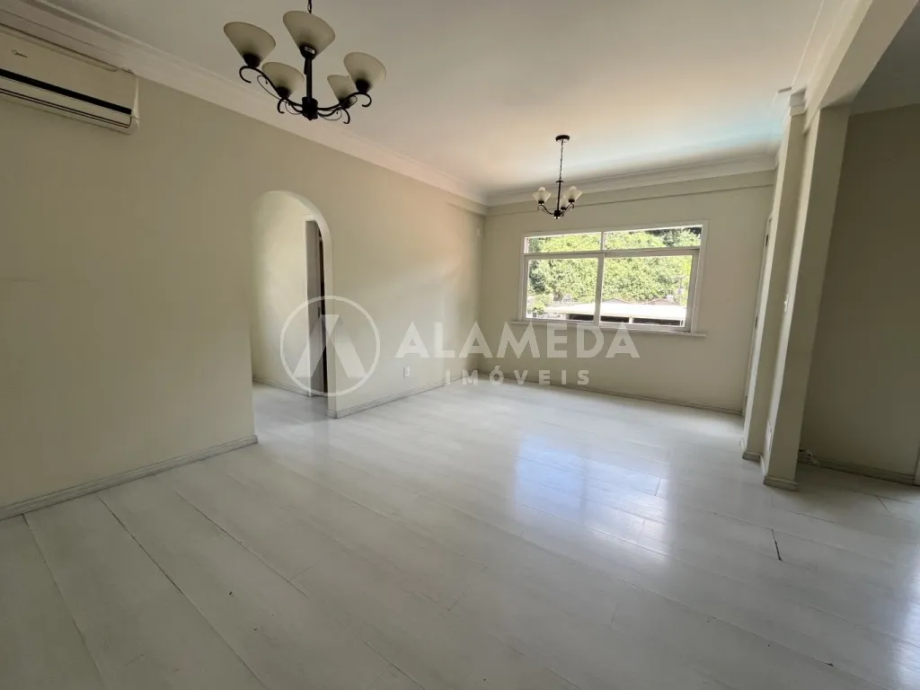 Apartamento com 3 dormitórios sendo 1 suíte, sacada e 3 vagas de garagem, no bairro Vila Nova em Blumenau! — foto 5