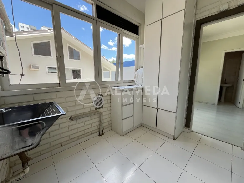 Apartamento com 3 dormitórios sendo 1 suíte, sacada e 3 vagas de garagem, no bairro Vila Nova em Blumenau! — foto 7