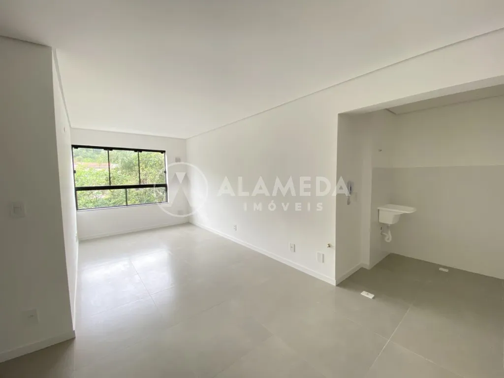 Apartamento com 2 dormitórios, sendo 1 suíte e sacada com churrasqueira, no bairro escola Agrícola em Blumenau! — foto 4