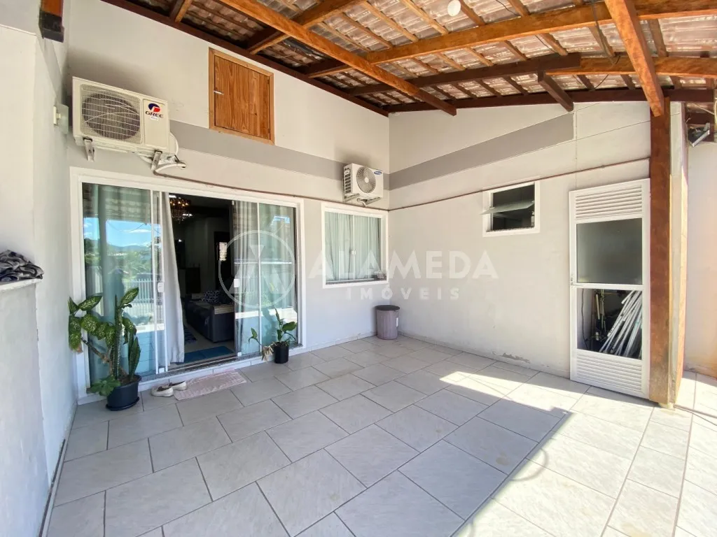 Casa Geminada, com 2 quartos sendo uma suíte e área de festas com churrasqueira, no bairro Fortaleza Alta em Blumenau! — foto 6