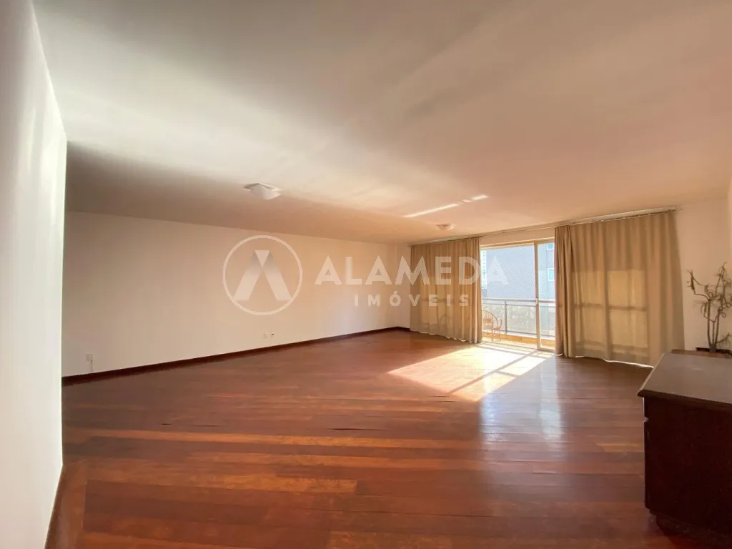 Apartamento semimobiliado com 3 dormitórios sendo 1 suíte, no bairro Centro em Blumenau! - foto 1