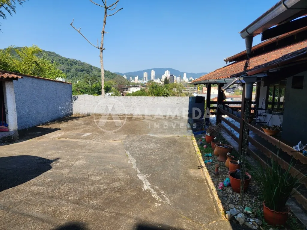 Excelente Casa com 03 dormitórios, sendo 01 suíte, no bairro Itoupava Norte em Blumenau! — foto 2