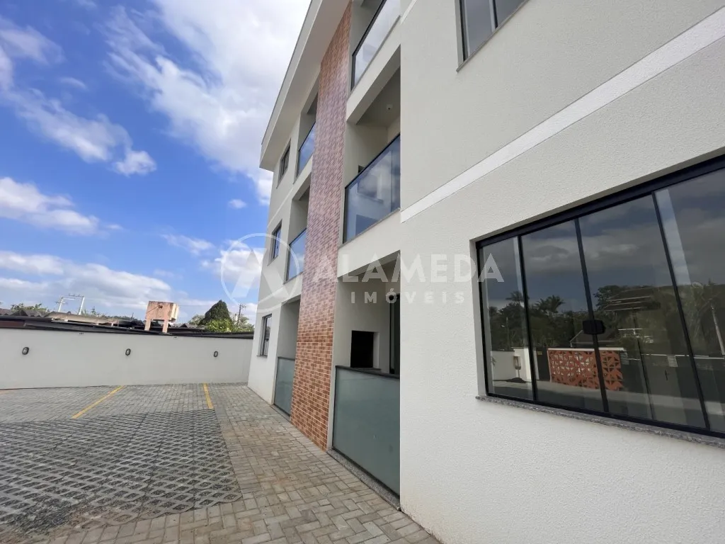 Apartamento espaçoso e com jardim no bairro Salto do Norte em Blumenau! - foto 1