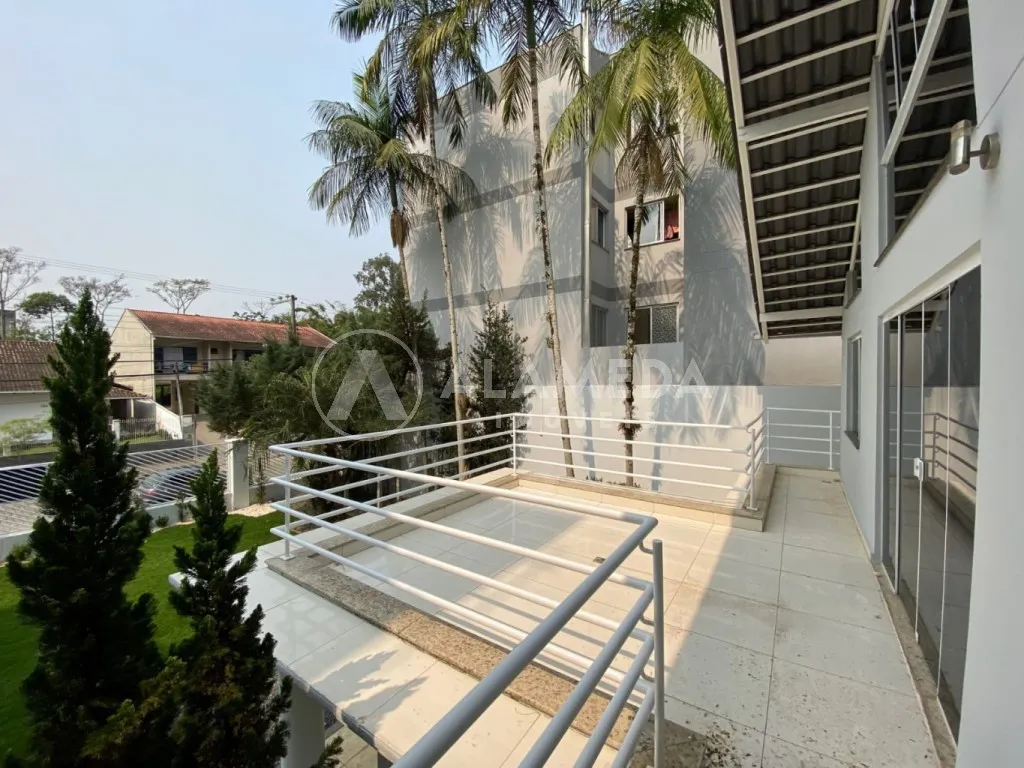 Magnífica Casa com amplo terreno localizada no inicio do bairro Velha em Blumenau/SC! — foto 6