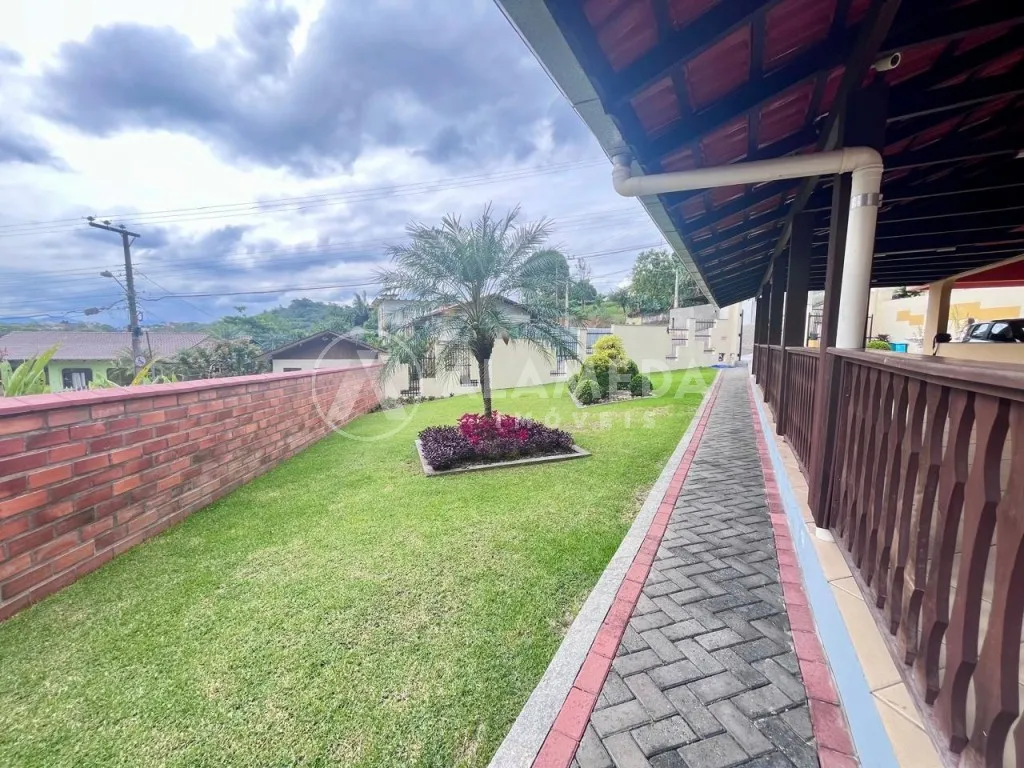 Oportunidade única! Conforto e amplo espaço em uma casa incrível, com 4 quartos e 2 suítes, no Bairro Tribess em Blumenau! — foto 5