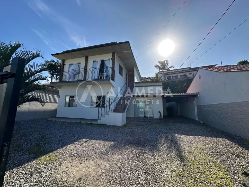 Casa de 2 pavimentos com acessos separados no bairro Gasparinho em Gaspar — foto 2