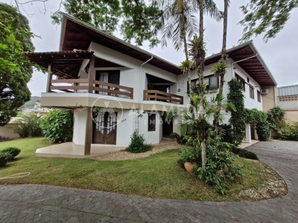 Excelente casa localizada no Bairro Vorstadt em Blumenau/SC. - foto 1