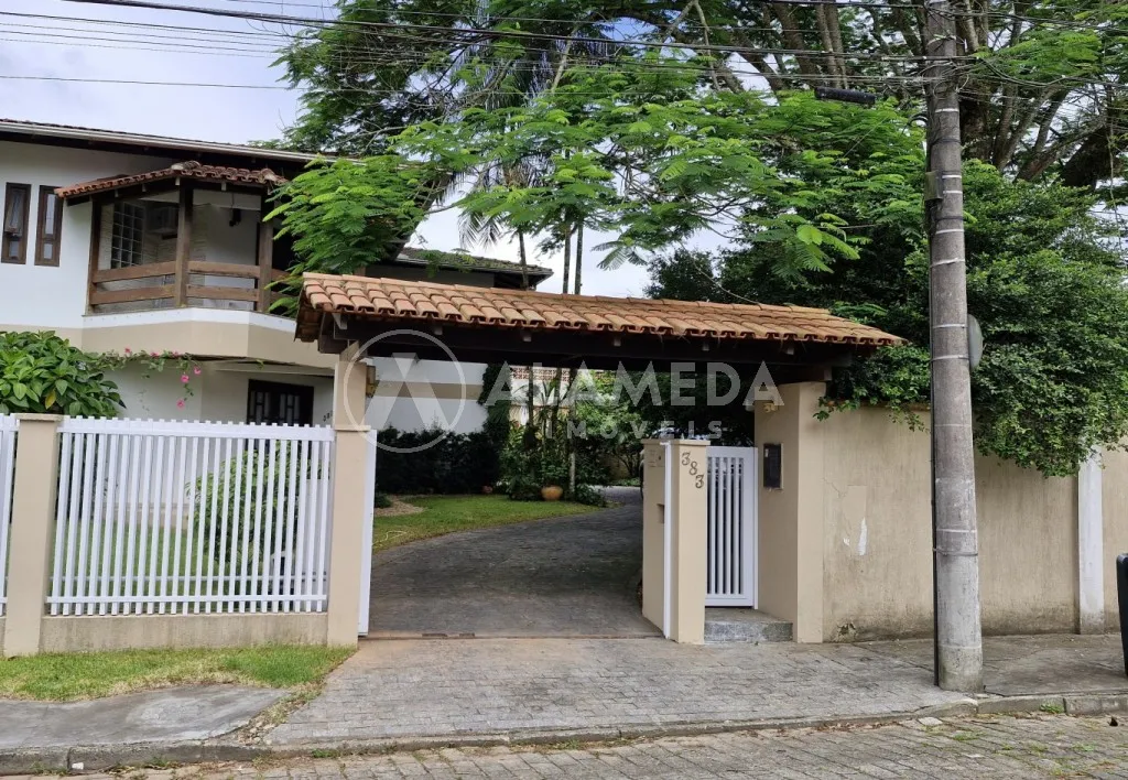 Excelente casa localizada no Bairro Vorstadt em Blumenau/SC. — foto 2