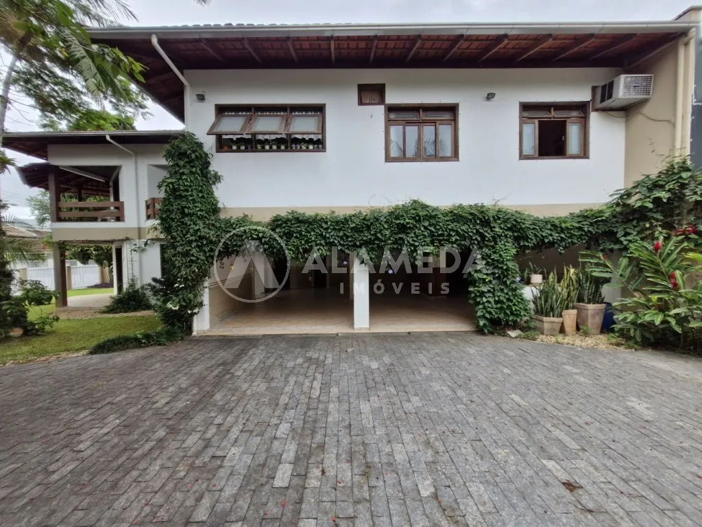 Excelente casa localizada no Bairro Vorstadt em Blumenau/SC. — foto 4