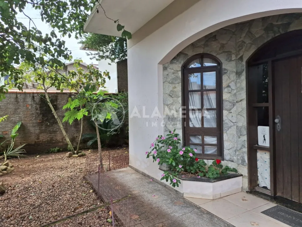 Casa no bairro da Velha com área construída de 246m próximo a Villa Germânica. — foto 2